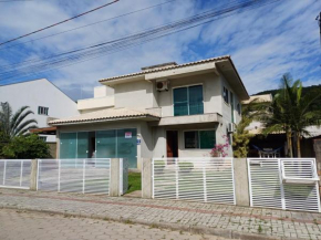 Casa Bombinhas